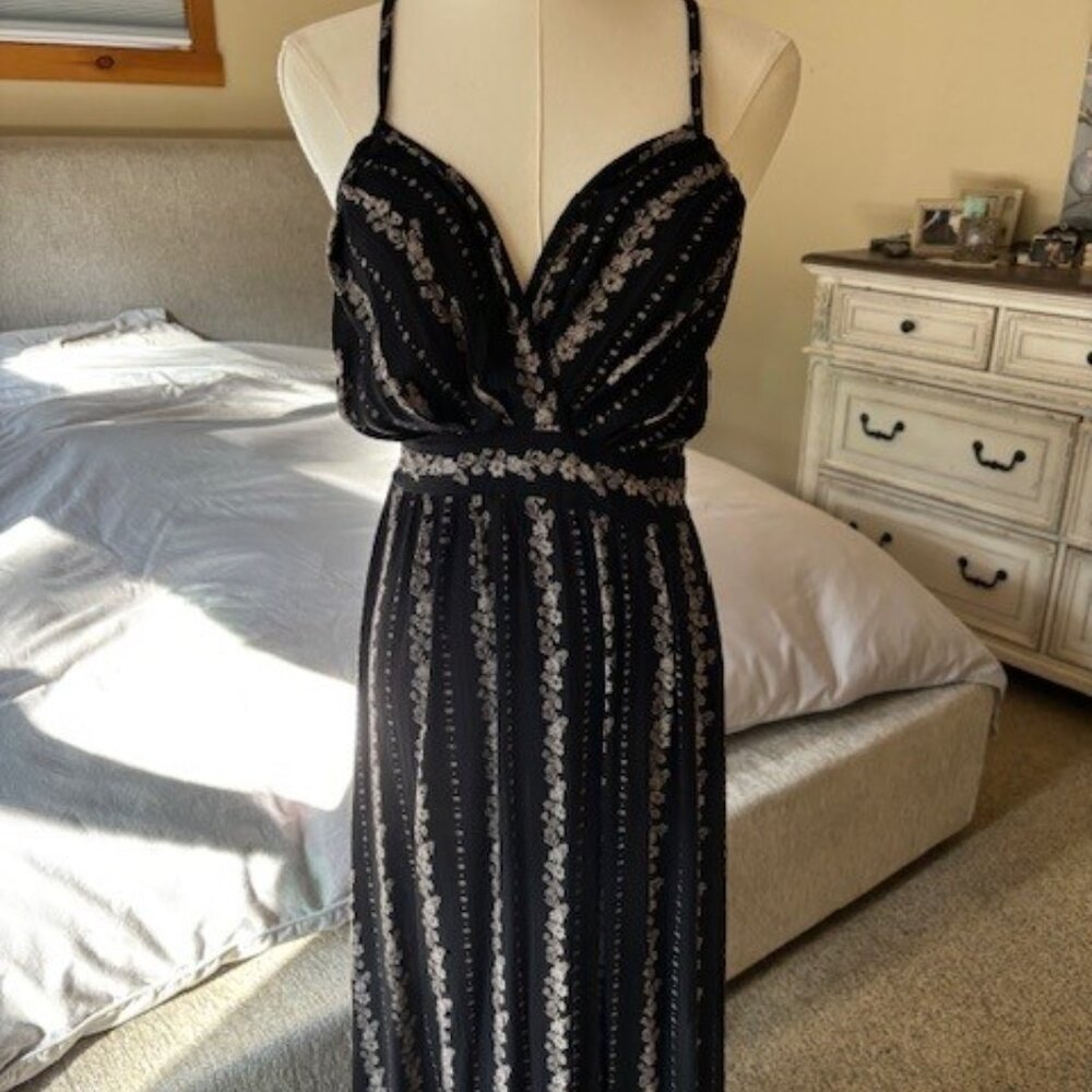 ANGIE BLACK MAXI DRESS WITH CREAM FLOWER PATTERN